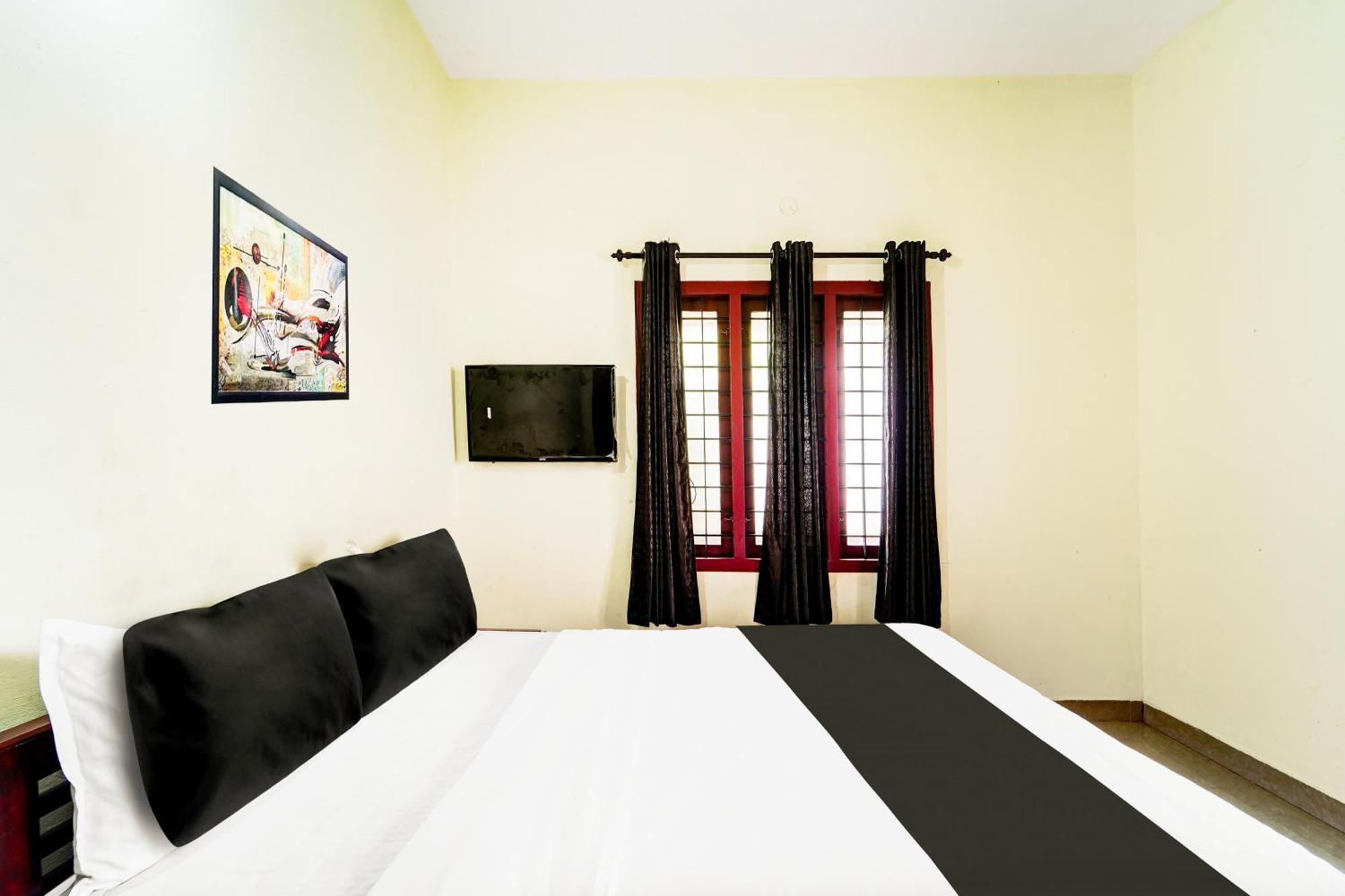 Super Hotel O Nettoor Near Lakeshore Hospital Kochi Zewnętrze zdjęcie