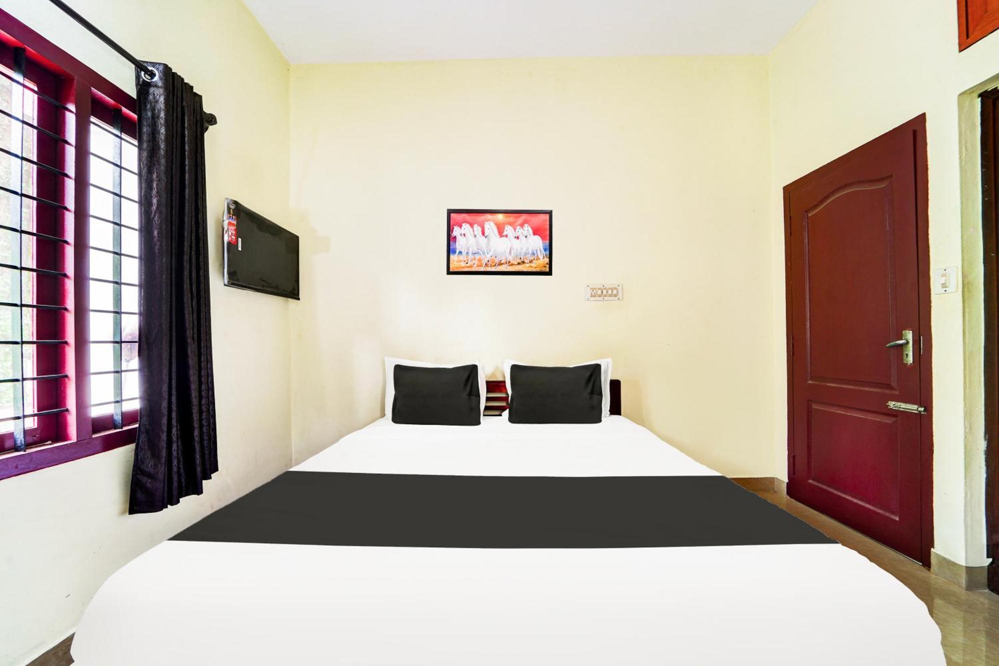 Super Hotel O Nettoor Near Lakeshore Hospital Kochi Zewnętrze zdjęcie